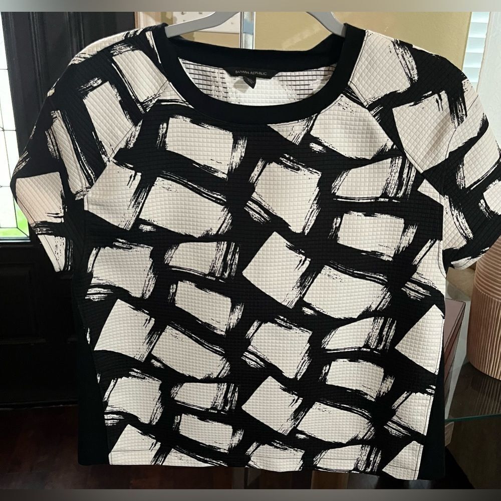 Banana Republic Painterly Print Quilted Top Size Small Black & White - Picture 2 of 6